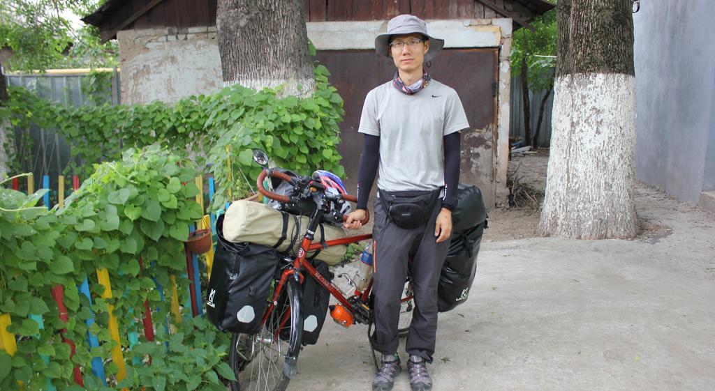 Almaty Hostel Dom Koktobe Bagian luar foto